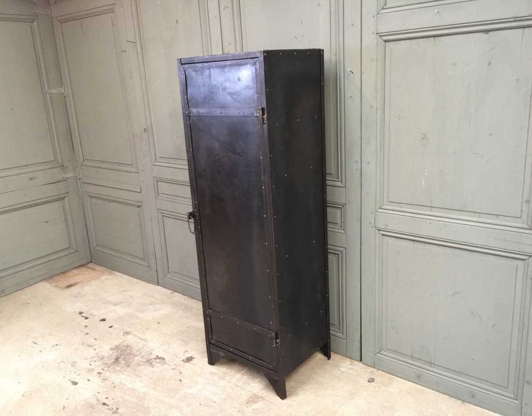 vestiaire-1-porte-rivete-industriel-5francs-6