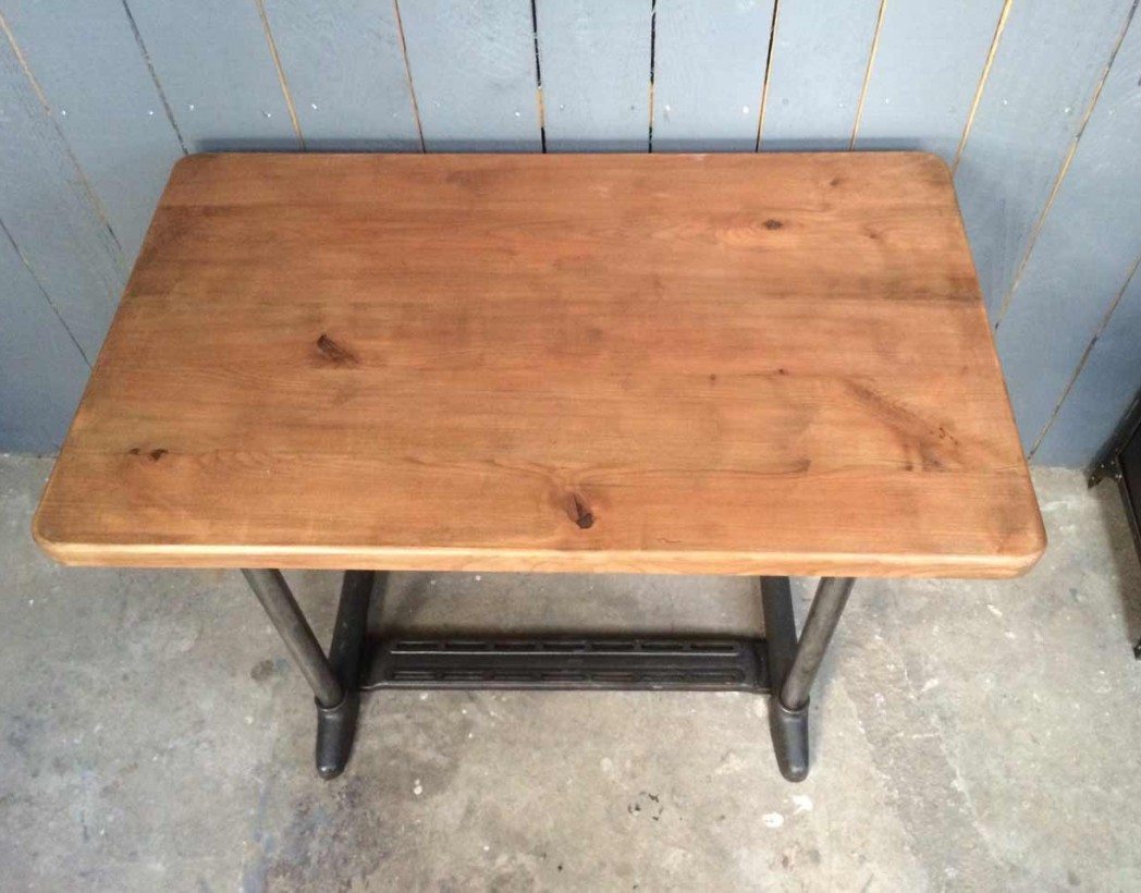 bureau-industriel-pieds-metal-plateau-bois-5francs-5