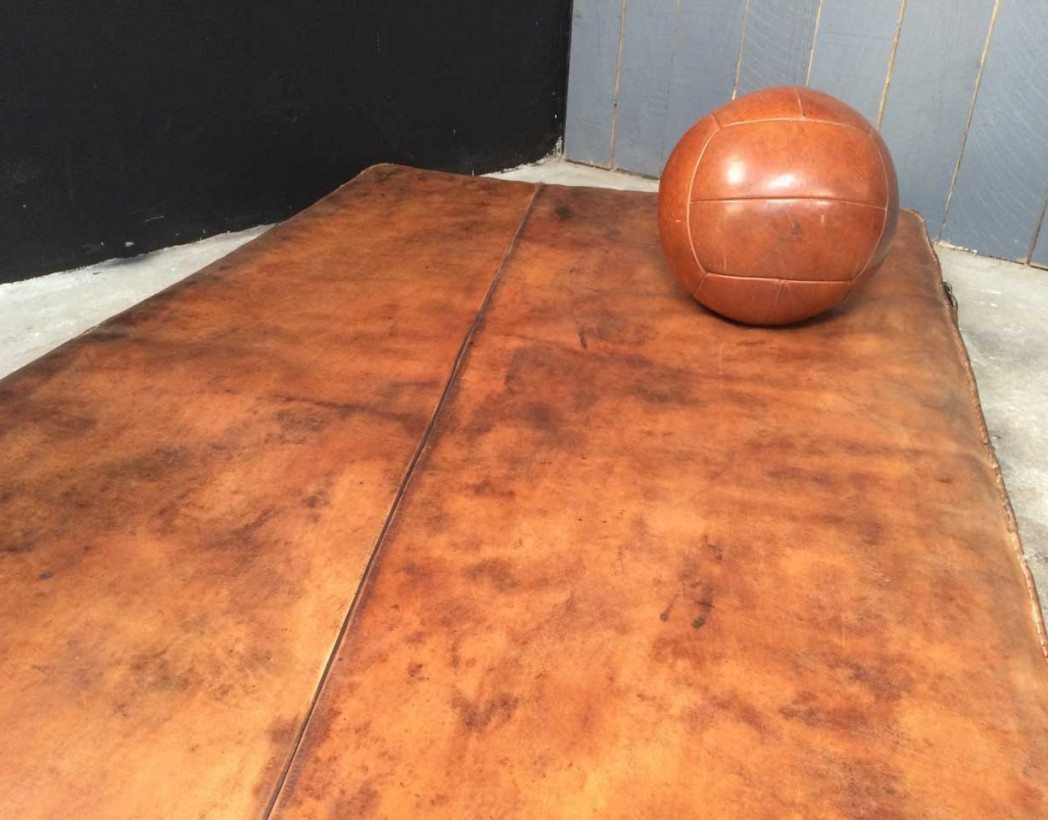 ancien-matelas-gymnastique-cuir-5francs-6