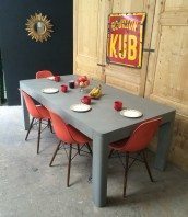 table-a-manger-beton-designer-5francs-1