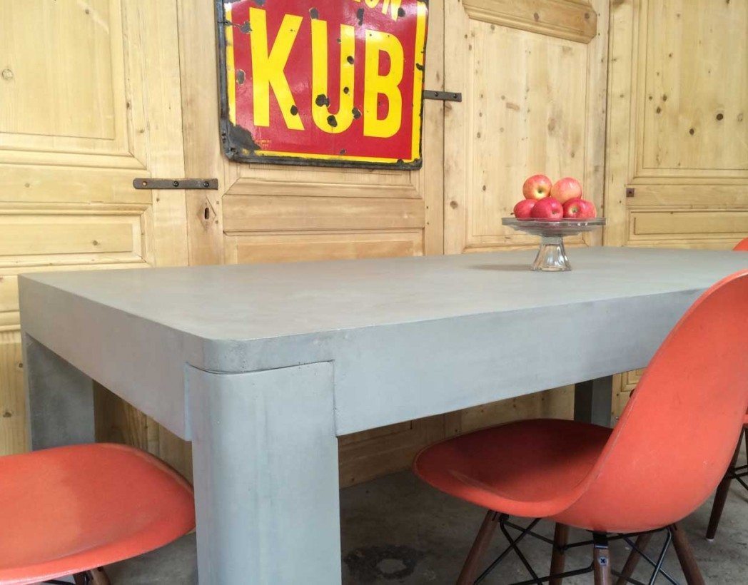 table-a-manger-beton-designer-5francs-2