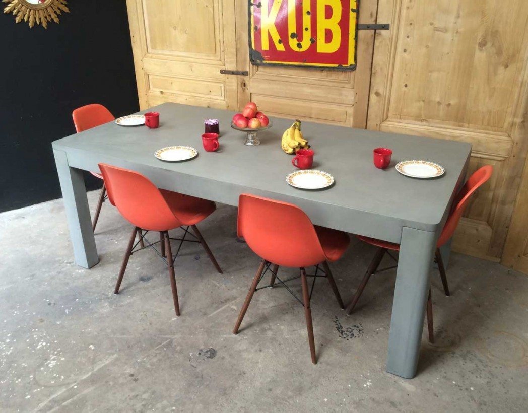 table-a-manger-beton-designer-5francs-3