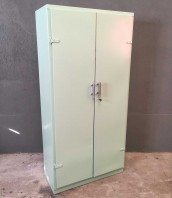 armoire-cuisine-vintage-tolix-rangement-chambre-enfant-5francs-1