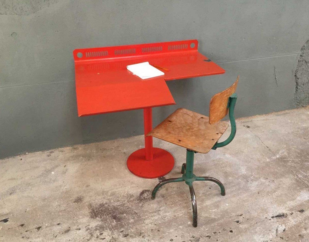 bureau-atelier-metal-rouge-design-5francs-3