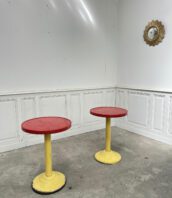 paire tables tolix vintage colorees rouge jaune 5Francs 1 172x198 - Table de bistrot guéridon Tolix Pauchard métal décapée