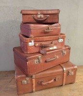 ancienne-valise-vintage-pyramide-cuir-decoration-5francs-1
