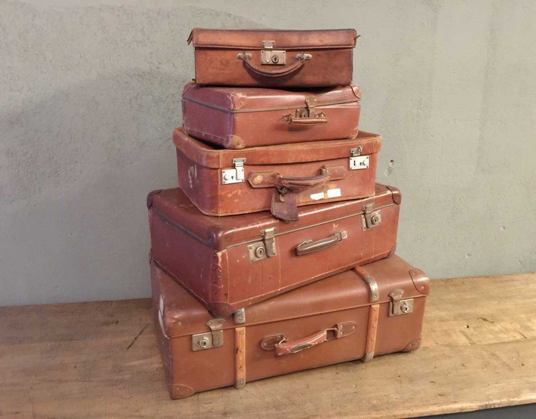 ancienne-valise-vintage-pyramide-cuir-decoration-5francs-2