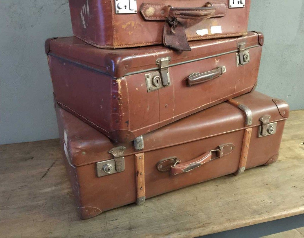 ancienne-valise-vintage-pyramide-cuir-decoration-5francs-4