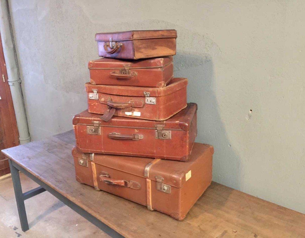 ancienne-valise-vintage-pyramide-cuir-decoration-5francs-5