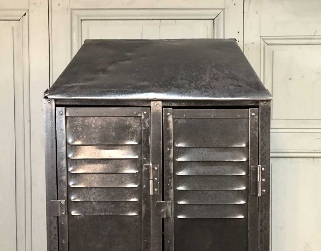 ancien-vestiaire-rivete-2-portes-mobilier-industriel-5francs-6