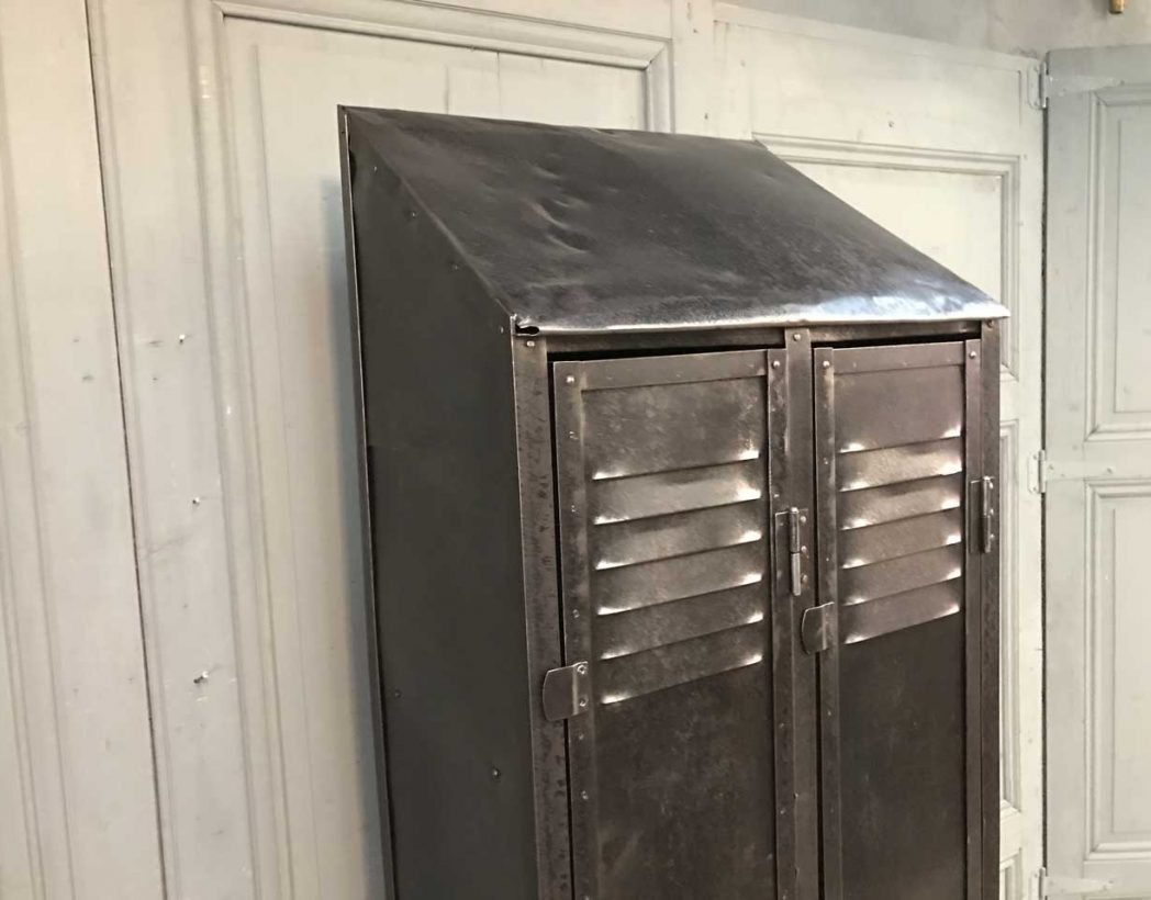 ancien-vestiaire-rivete-2-portes-mobilier-industriel-5francs-7