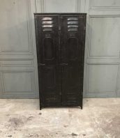 ancien-vestiaire-schwartz-hautmont-2-portes-mobilier-industriel-1