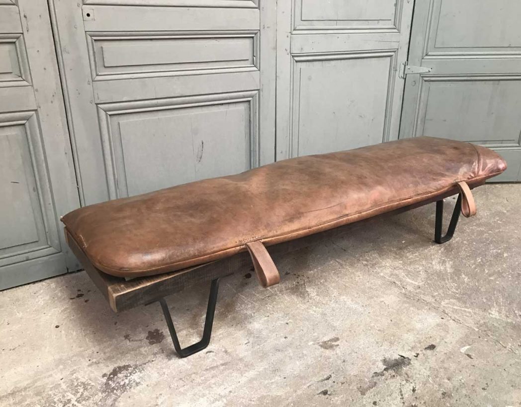 banquette-cuir-vintage-tapis-gym-5francs-6