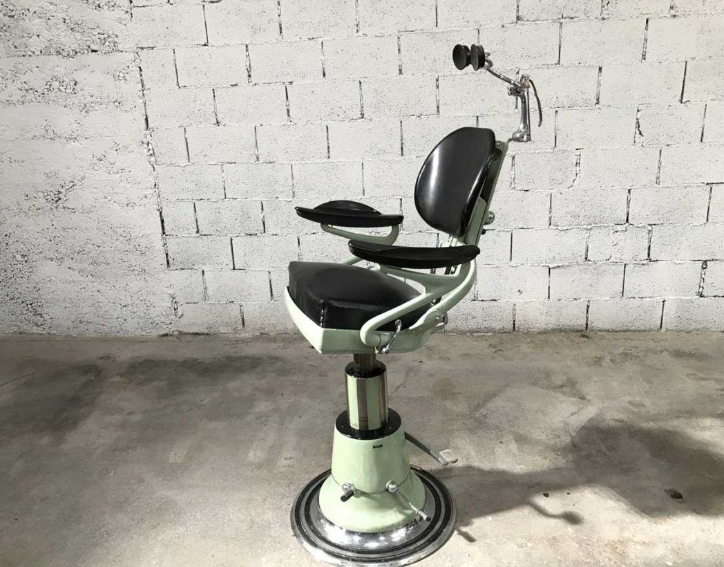 Ancien fauteuil de dentiste en fonte émaillée CORNO 1950