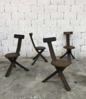 ensemble-4-chaises-primitives-bois-ligne-minimaliste-tripode-5francs-1