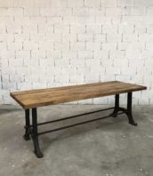 grande-table-industrielle-pied-fonte-104-bois-5francs-1