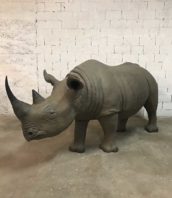 rhinoceros grandeur nature deyrolles taxidermie trophee 5francs 1 172x198 - Réplique fidèle d'un Rhinocéros noir en résine