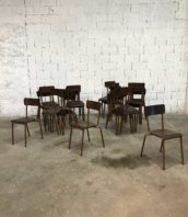 lot 26 chaises ecole vintage marron 5francs 1 172x198 - Ensemble de 26 chaises école couleur marron