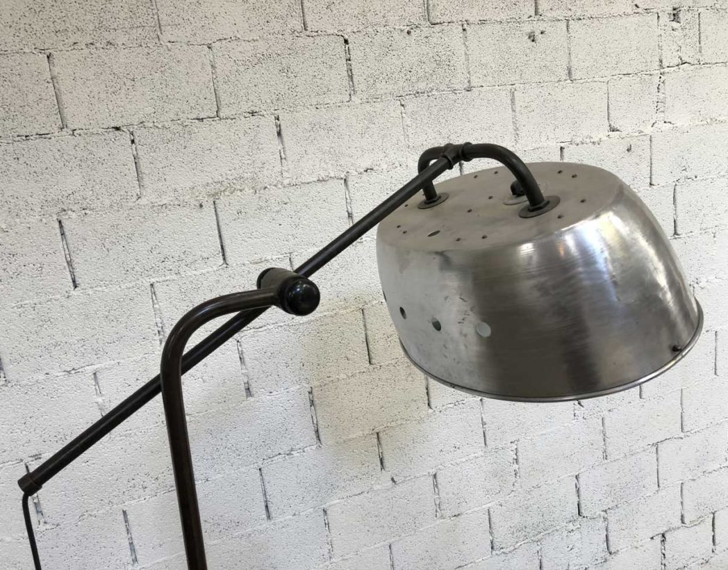 ANCIENNE LAMPE DE GARAGE LEVALLOIS - Le blog du Marchand d'Oublis