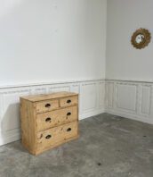 meuble atelier tiroirs commode bois vintage 5Francs 2 172x198 - Commode style anglais en pin avec 4 tiroirs