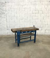 ancien etabli 143cm bois metal patine bleu 5francs 1 172x198 - Ancien établi d'atelier en bois et métal avec patine bleue 143 cm