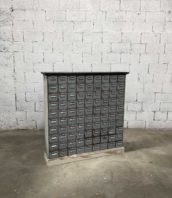 Meuble de metier 90 tiroirs metal annee70 longueur 130cm 5francs 1 172x198 - Meuble de métier industriel en métal des années 70 avec 90 tiroirs