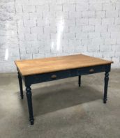 ancienne table de bureau chene massif bleu canard 2 tiroirs longueur 150cm 5francs 1 172x198 - Ancienne table de bureau en chêne massif bleu canard longueur 150 cm