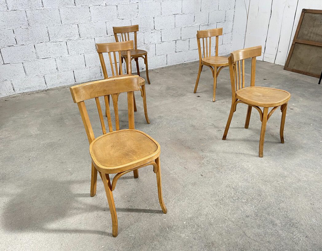 stock-anciennes-chaises-de-bistrot-baumann-thonet-brasserie-vintage-5francs-3