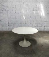 table tulip ronde vintage style KNOLL pied tulipe annee 80 couleur creme diametre 120cm 5francs 1 172x198 - Table Tulipe vintage style KNOLL couleur crème diamètre 120cm