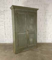 armoire parisien patine origine gris vert pin hauteur 240cm 5francs 1 172x198 - Immense armoire parisienne patine d'origine gris-vert pin haut 240cm