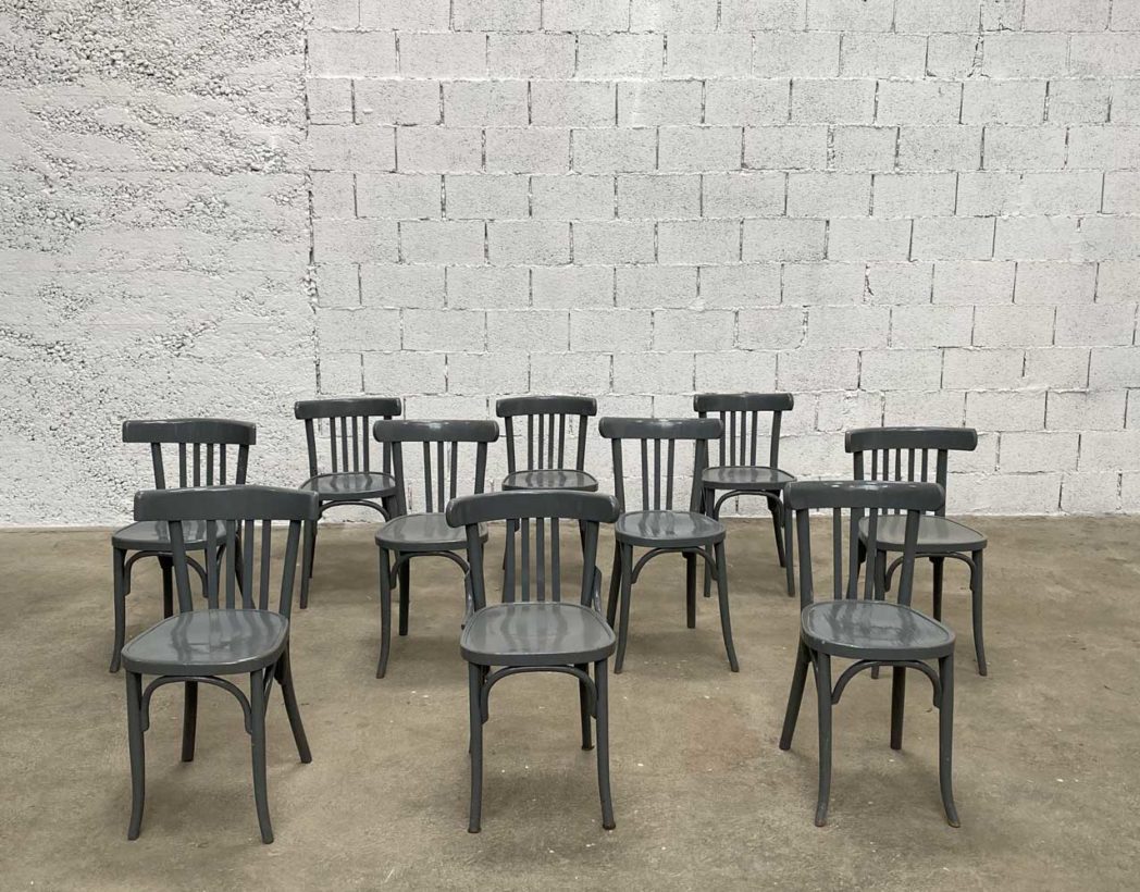 Ensemble 8 chaises d'atelier