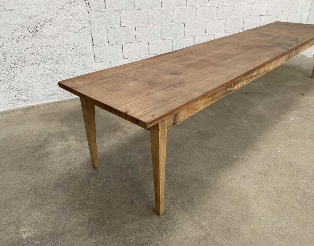 Immense table de ferme bois massif 399 cm pieds fuseaux