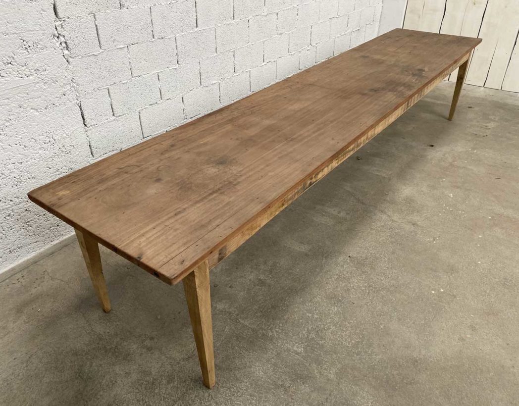 Immense table de ferme bois massif 399 cm pieds fuseaux