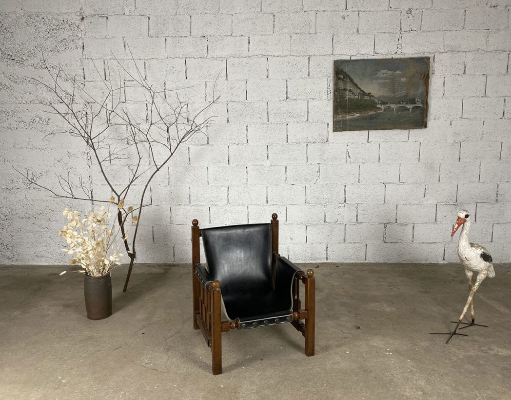 fauteuil-cuir-noire-structure-chene-laiton-annees50-5francs-1
