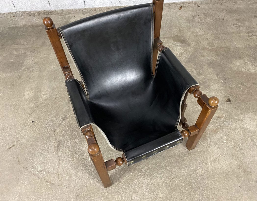 fauteuil-cuir-noire-structure-chene-laiton-annees50-5francs-4