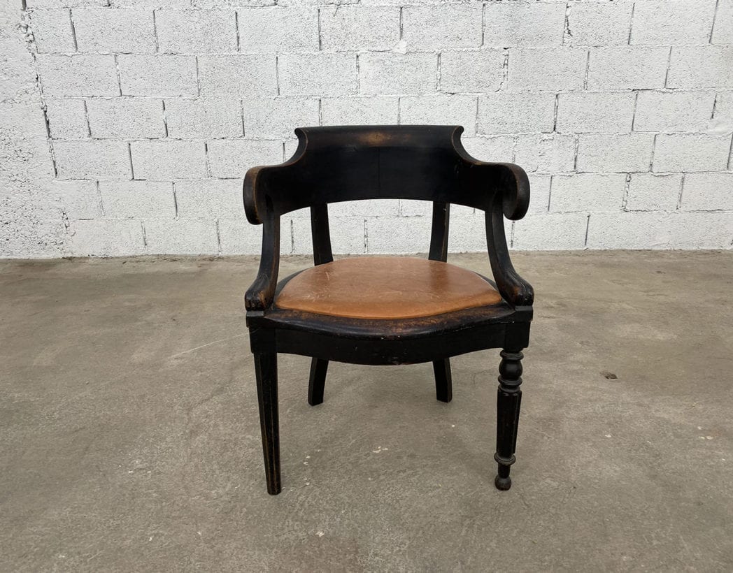 fauteuil-louis-philippe-bois-noir-cuir-cognac-patine-vintage-retro-5francs-2