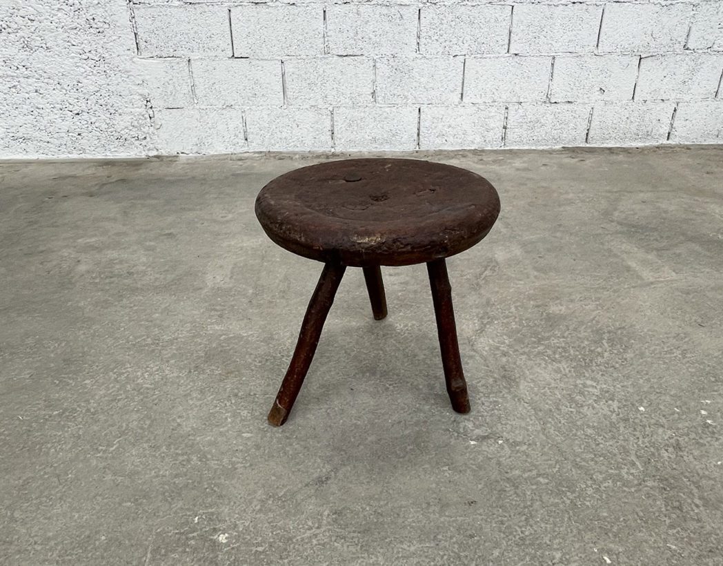 ancien-tabouret-tripode-art-populaire-brutaliste-charlotte-perriand-vintage-deco-rustique-5francs-2