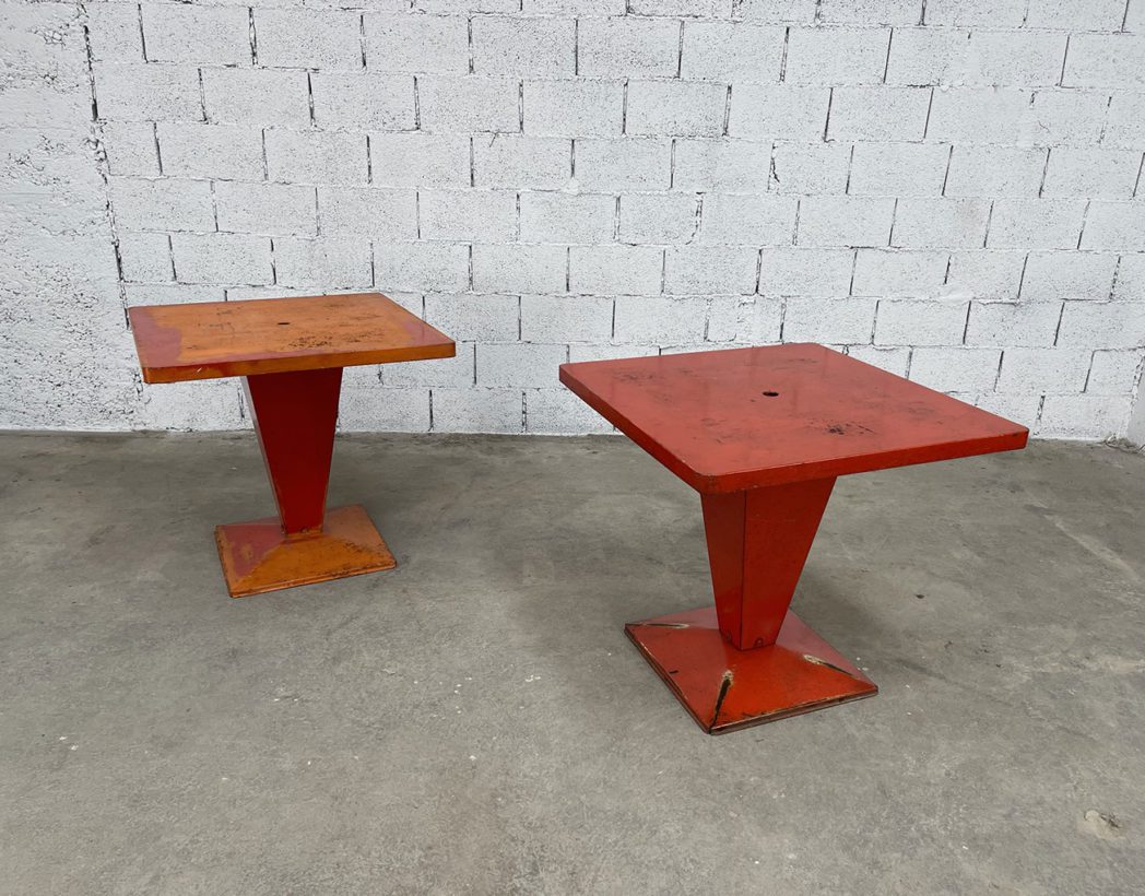 paire-anciennes-tables-bistrot-tolix-kub-rouges-metal-authentiques-vintages-patine-5francs-2