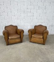 paire-anciens-fauteuils-club-cognac-patine-cuir-vintage-5francs-1