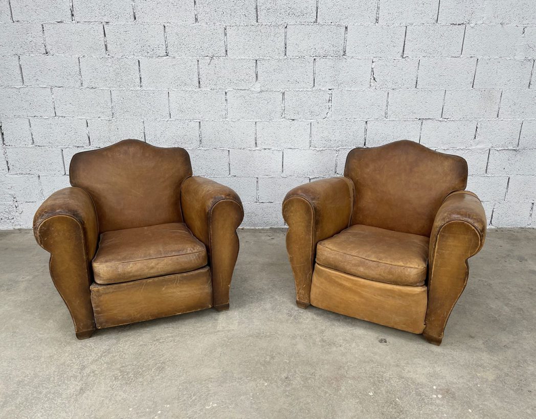 paire-anciens-fauteuils-club-cognac-patine-cuir-vintage-5francs-2