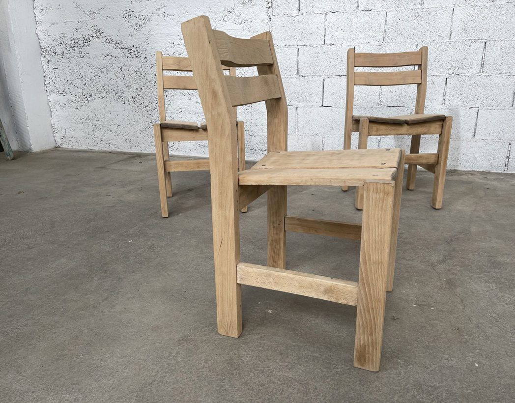 anciennes-chaises-design-charlotte-perriand-maison-regain-les-arcs-brutalistes-deco-vintage-design-vintage-5francs-6