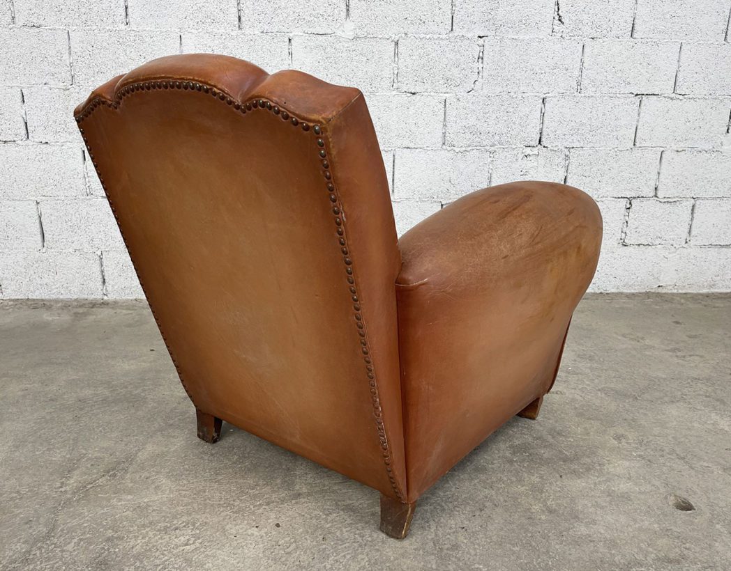 ancien-fauteuil-club-moustache-chapeau-de-gendarme-cuir-vintage-5francs-6