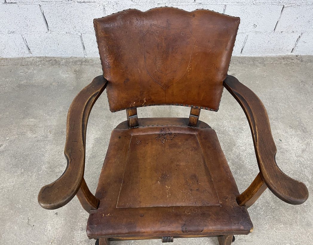 ancien-fauteuil-brutaliste-cuir-bois-esprit-olavi-hanninen-vintage-5francs-5