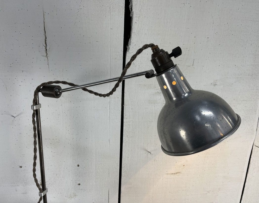 ancienne-lampe-de-bureau-georges-houillon-sur-socle-aluminium-annees-vintage-francs-4