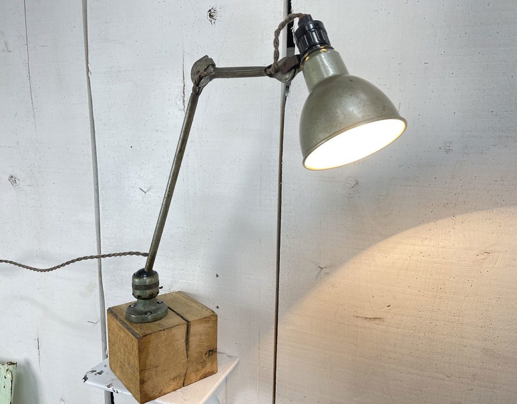 ancienne-lampre-gras-ravel-modele201-patine-verte-kaki-vintage-lampe-architecte-lampe-bureau-sur socle-bois-5francs-6