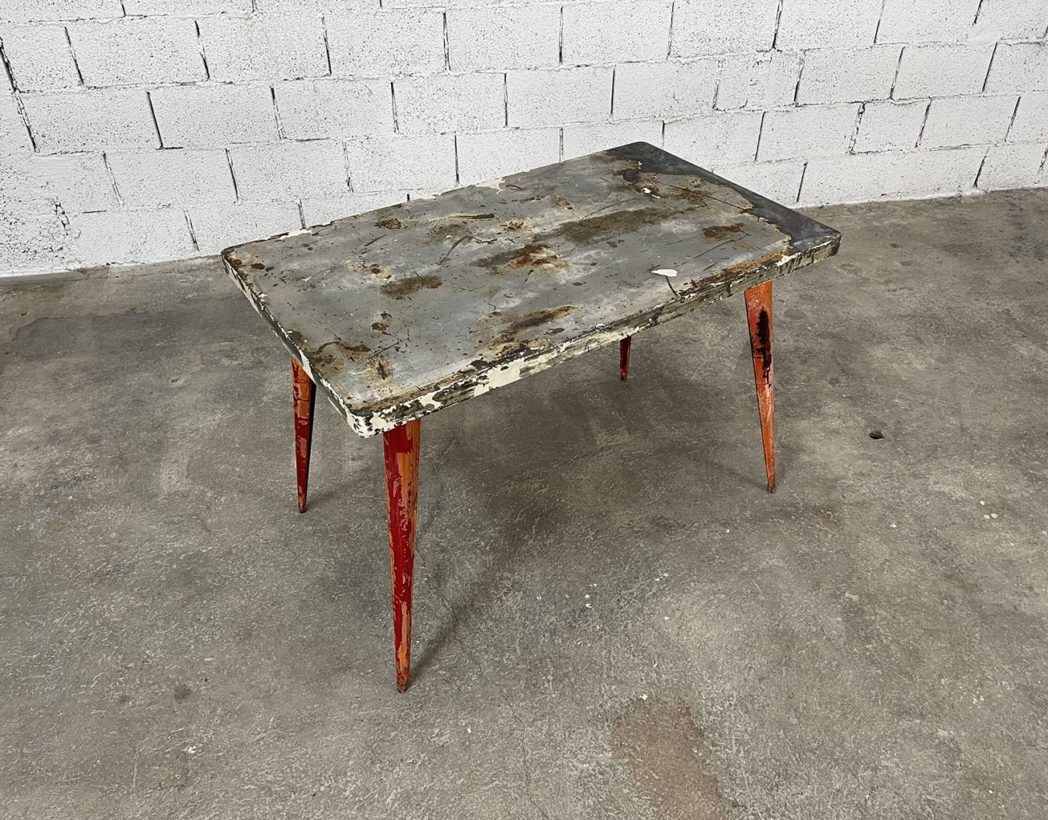 ancienne-table-bistrot-tolix-t55-pieds-compas-metal-design-industriel-mobilier-indus-xavier-pauchard-vintage-5francs-3