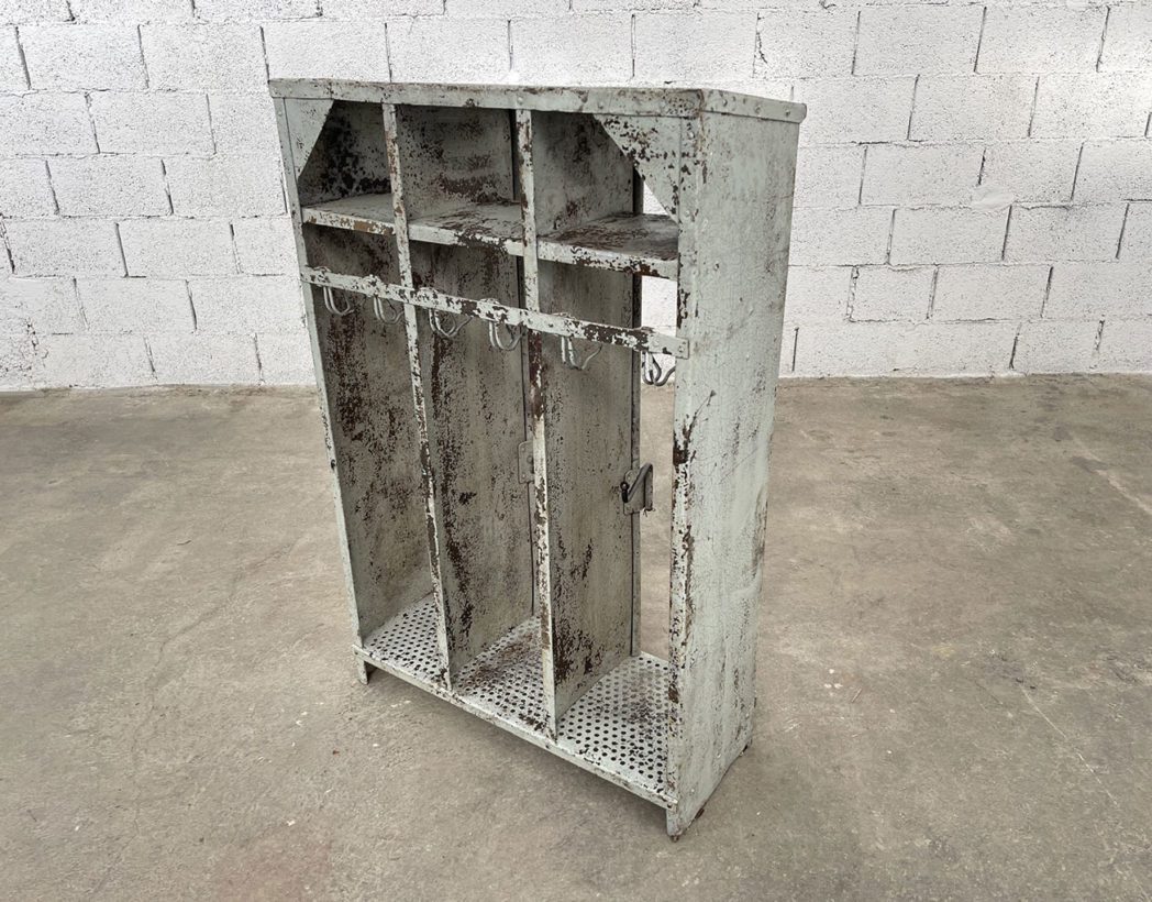 ancien-petit-vestiaire-metal-rivete-gantois-design-industriel-vintage-5francs-9