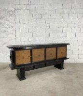 ancienne-enfilade-bois-brule-design-brutaliste-patine-noire-vintage-5francs-4