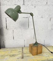 ancienne-lampe-atelier-patine-gris--vintage-lampe-architecte-lampe-bureau-sur-socle-bois-5francs-1