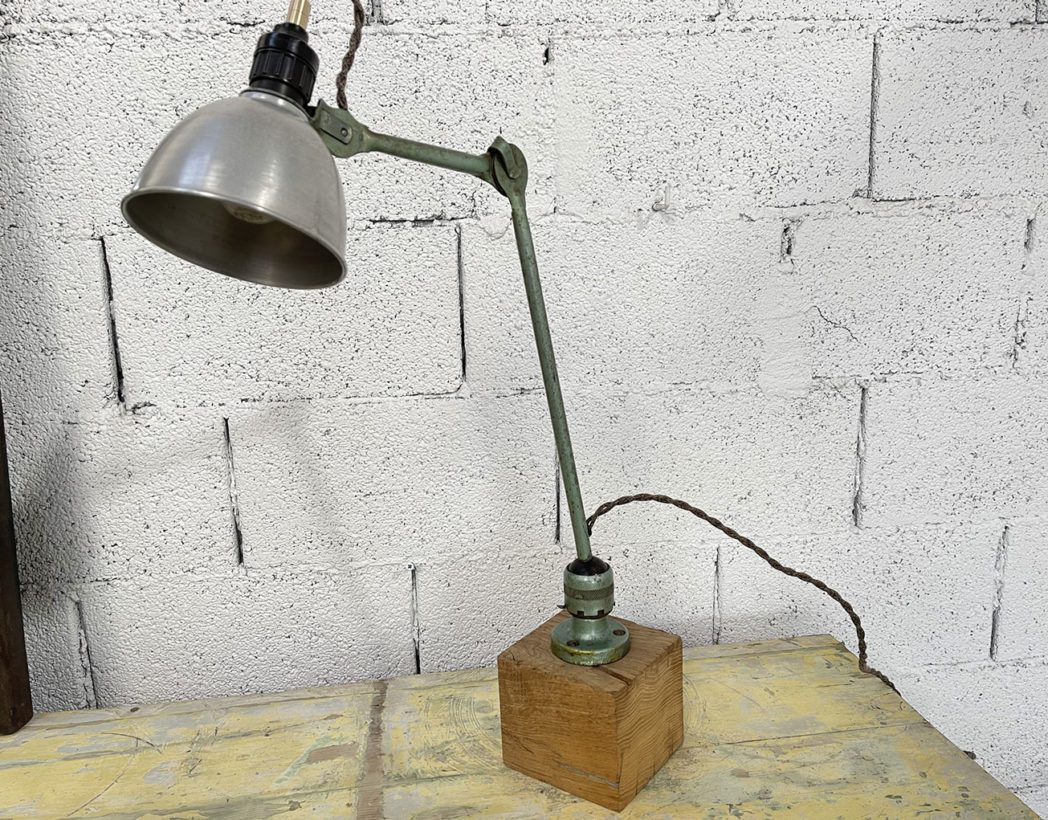 ancienne-lampe-gras-ravel-modele304-patine-vert-deau-vintage-lampe-architecte-lampe-bureau-sur-socle-bois-5francs-2